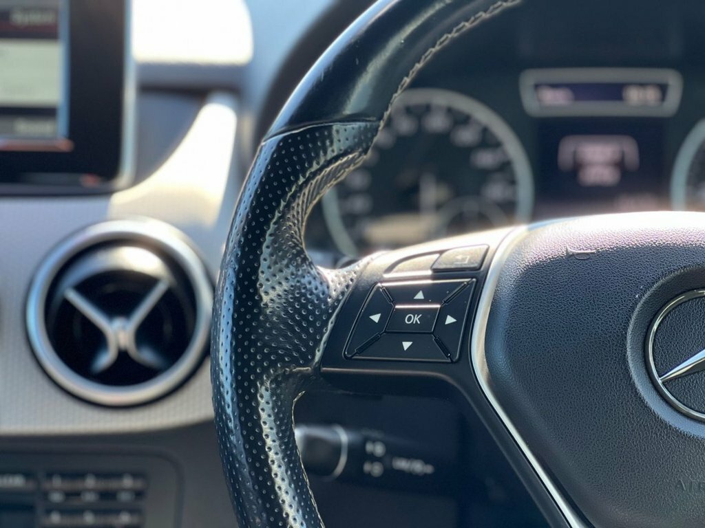 Mercedes-Benz B Class 1.5L Sport White #5