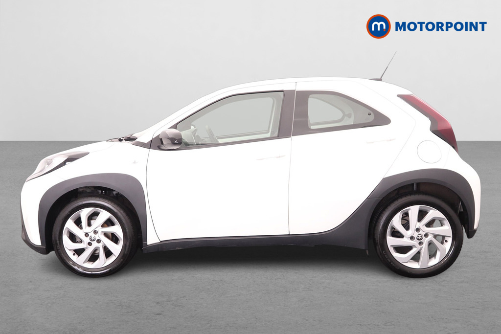 Toyota Aygo X 1.0 Vvt-i Pure VK74HNU White #4