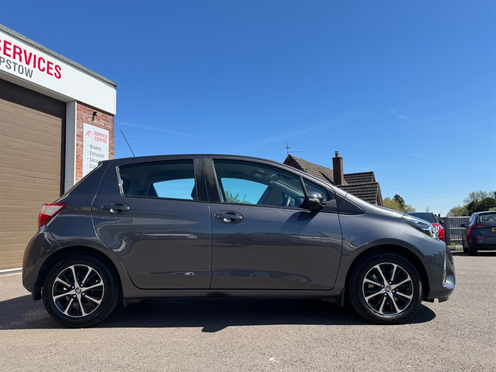 Toyota Yaris Vvt-i Icon Tech CT19GBZ  #6