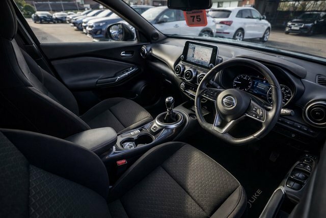 Nissan Juke 2021 1.0 Dig-t N-connecta Suv Eu PK21YBL Black #2