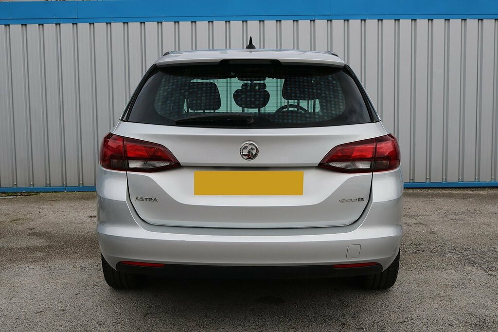 Vauxhall Astra Cdti Blueinjection Design YN66HYK Silver #3