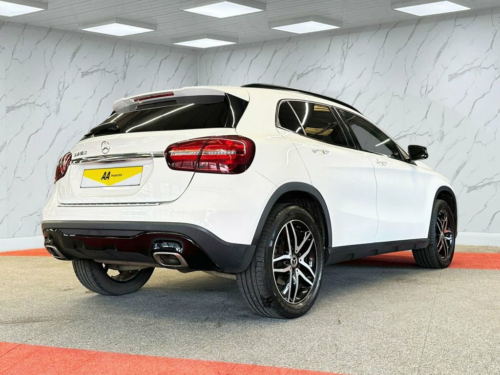 Mercedes-Benz GLA Class 1.6L Urban Edition SN19MRV White #5