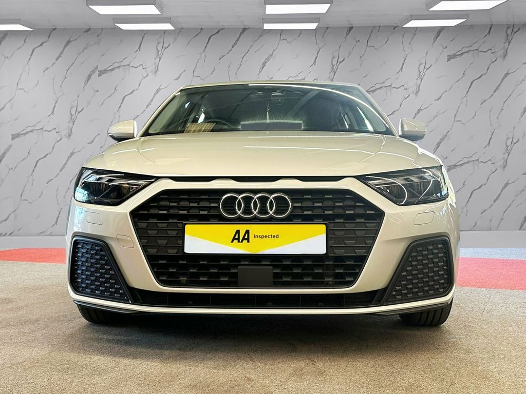 Audi A1 1L Technik RO73JPV Silver #3
