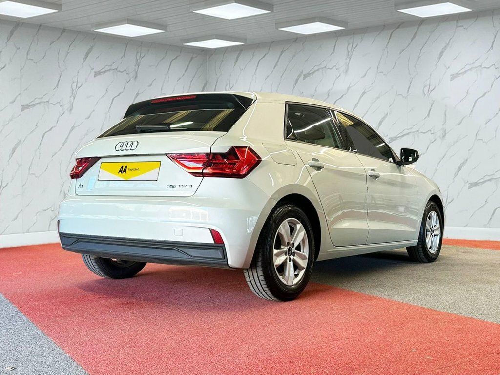 Audi A1 1L Technik RO73JPV Silver #6