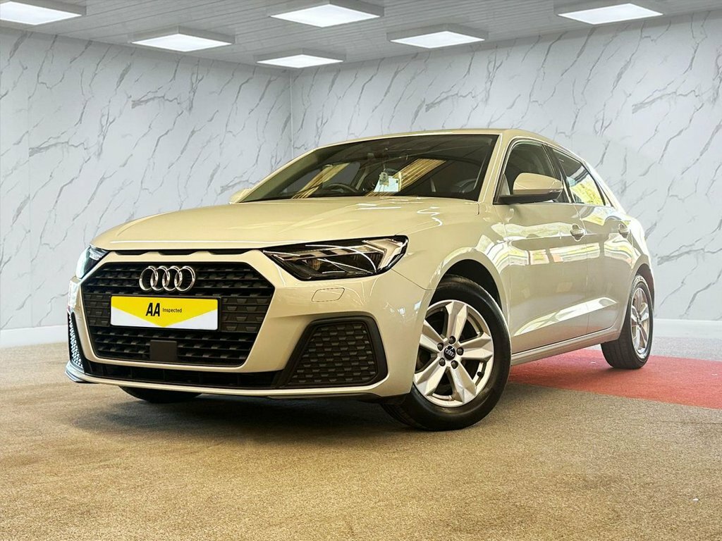 Audi A1 1L Technik RO73JPV Silver #4