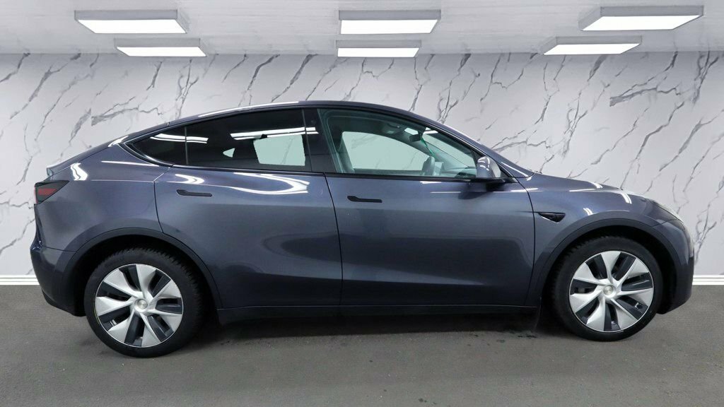 Tesla Model Y Suv LB72OKR Grey #4