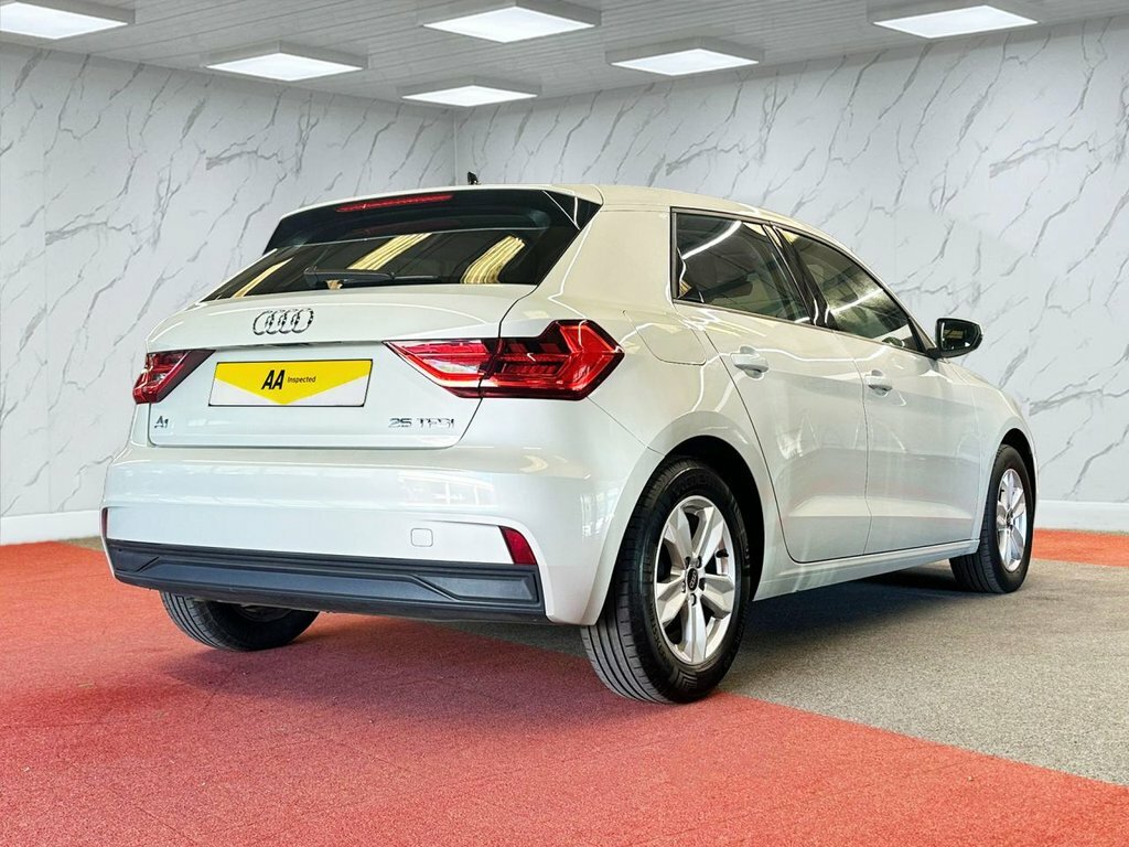 Audi A1 1L Technik RO73HWM Silver #6