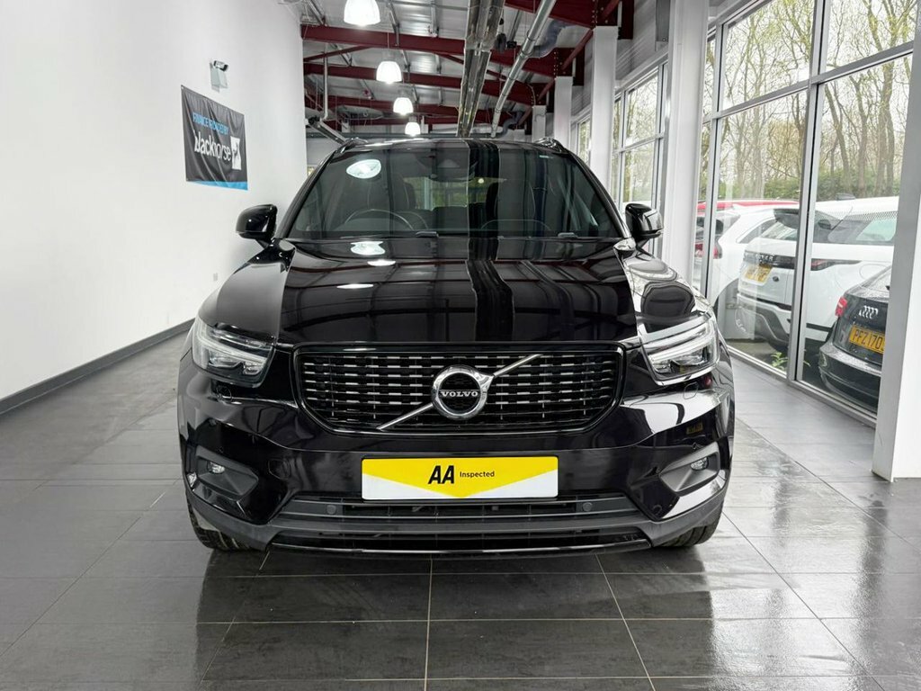 Volvo XC40 1.5L R-design Pro PK70CNJ Black #2
