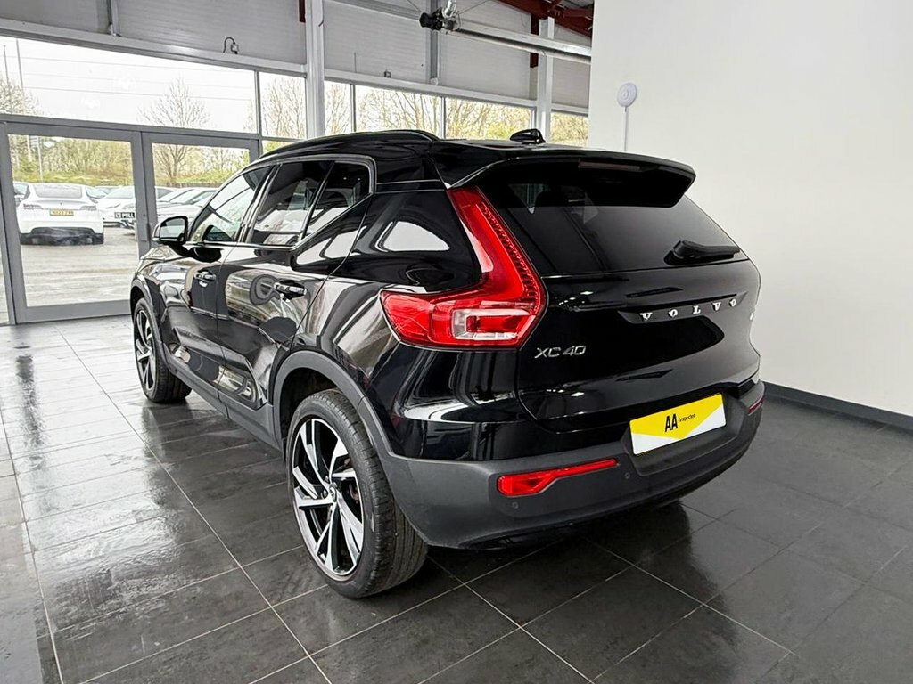Volvo XC40 1.5L R-design Pro PK70CNJ Black #6