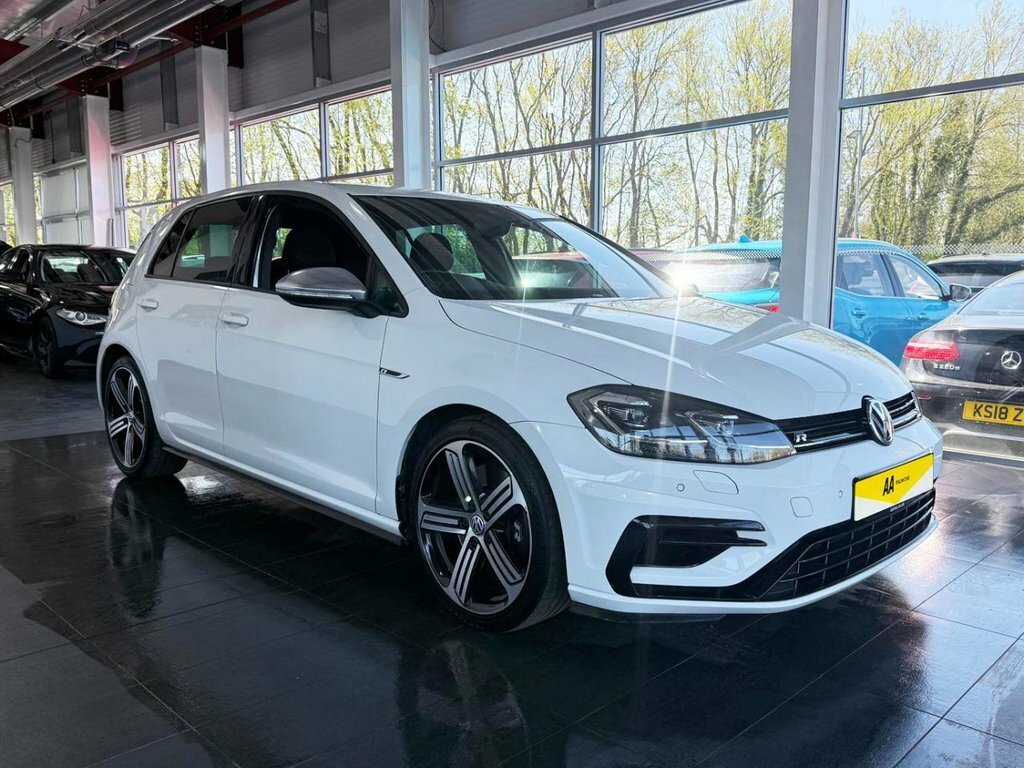 Volkswagen Golf 2L R White