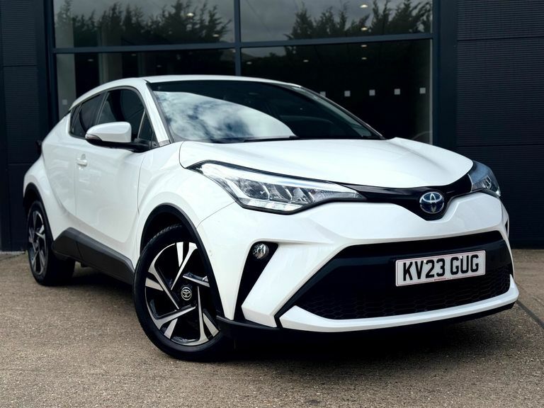 Toyota C-Hr 1.8 Hybrid Design Cvt KV23GUG White #2