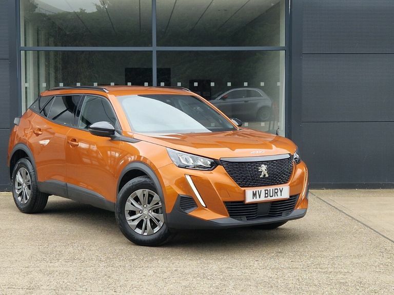 Peugeot 2008 1.2 Puretech Active Premium Orange