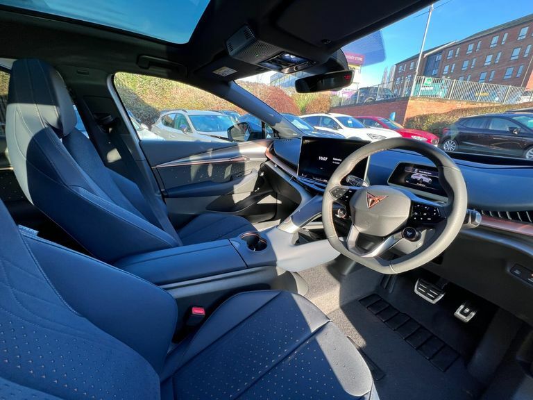 Cupra Tavascan 210Kw V2 77Kwh  White #5