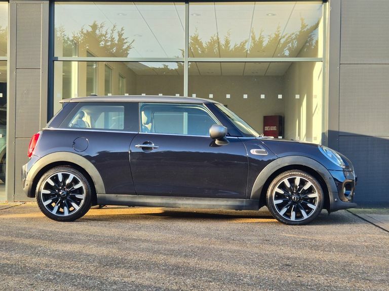 Mini Hatch 1.5 Cooper Exclusive II KW20CNF Blue #2