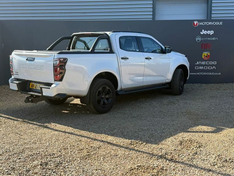 Isuzu D-Max 1.9 V-cross Double Cab 4X4 AF25FBB White #4