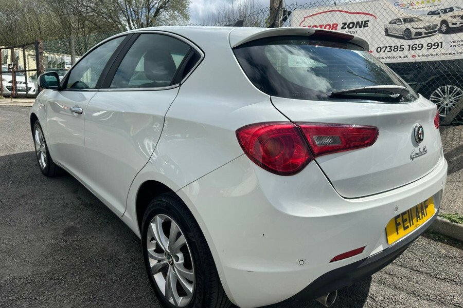 Alfa Romeo Giulietta Diesel  White #4