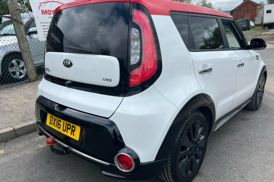 Kia Soul Diesel White #6