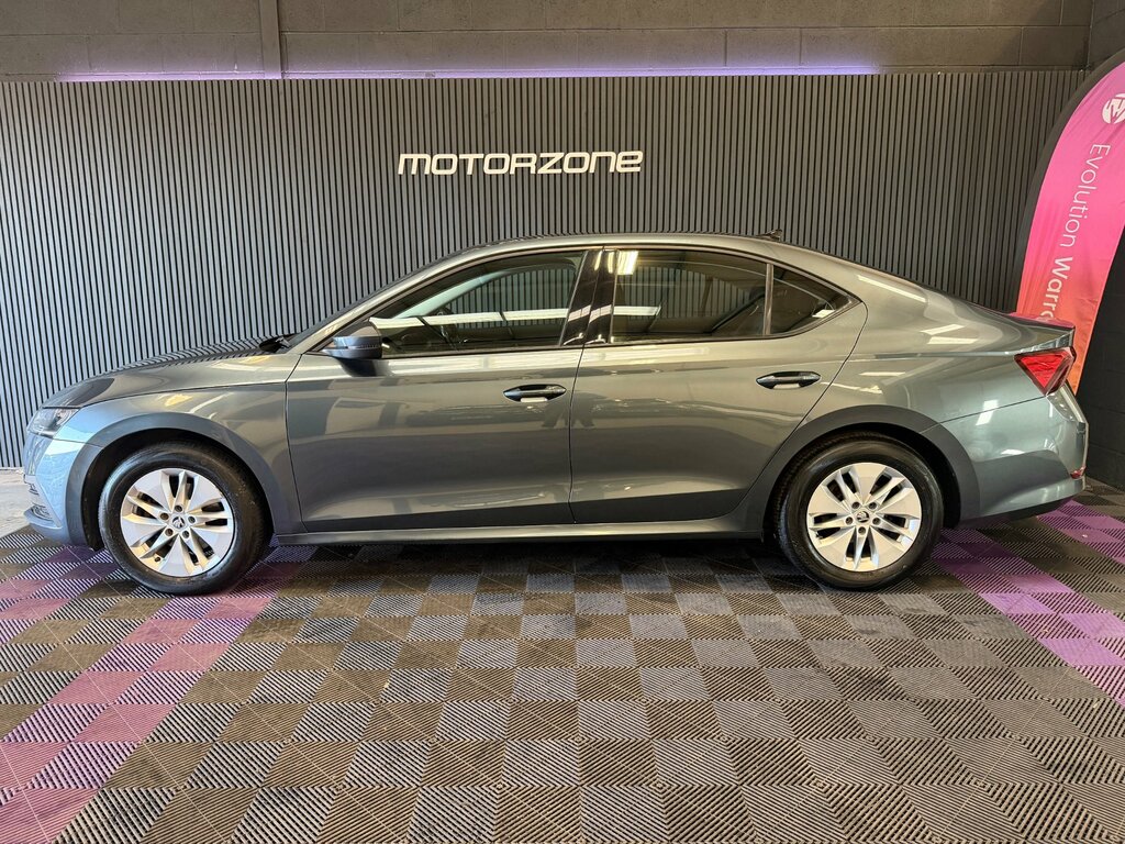 Skoda Octavia 1.5 Tsi Act Se Technology Hatchback Man GD21DOA Grey #4
