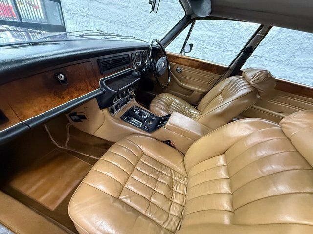 Daimler Double Six Daimler Double Six V12 5.3 JMH351N Red #6
