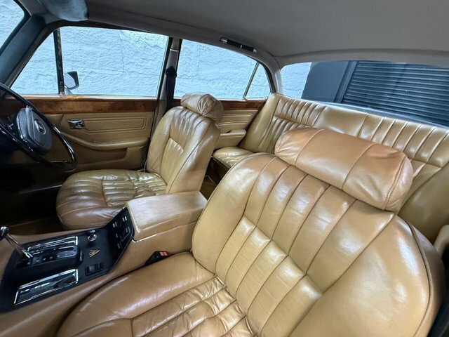 Daimler Double Six Daimler Double Six V12 5.3 JMH351N Red #2