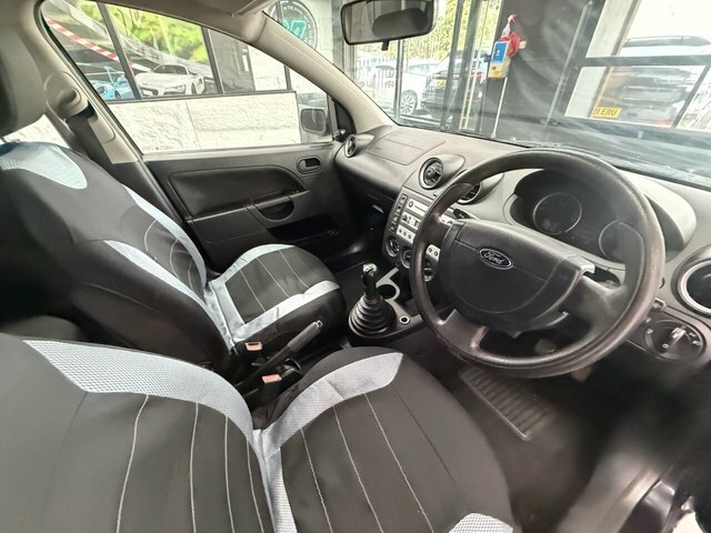 Ford Fiesta 1.25 Style Hatchback 147 G Km 7 Black #2