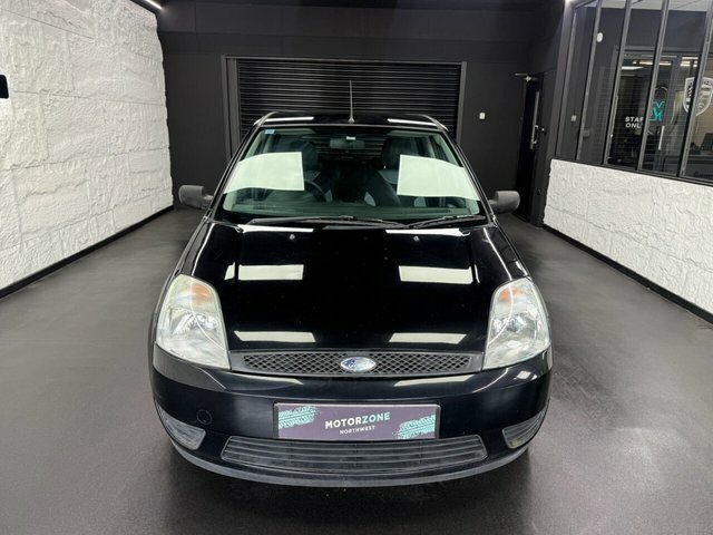 Ford Fiesta 1.25 Style Hatchback 147 G Km 7 Black #3
