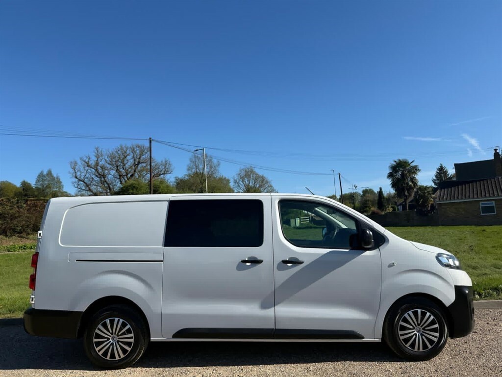 Vauxhall Vivaro 2.0 L 2.0 Turbo D 3100 Dynamic Crew Van L2 H1 Euro DY22PUH White #2