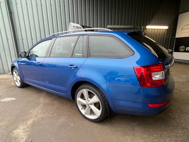 Skoda Octavia 2.0 Tdi Elegance Estate 4Wd Euro DE64WRG Blue #6