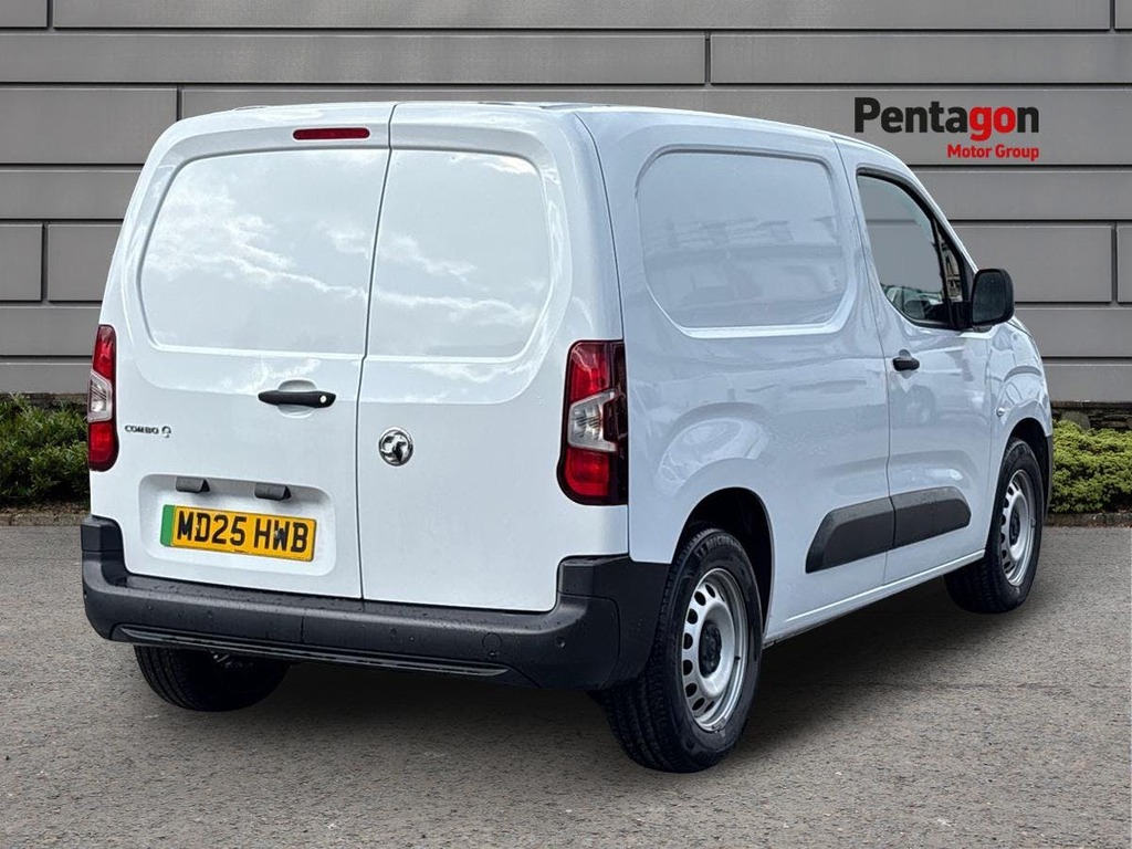 Vauxhall Combo-e Life 2300 50Kwh Prime Panel Van L1 7 MD25HWB White #4