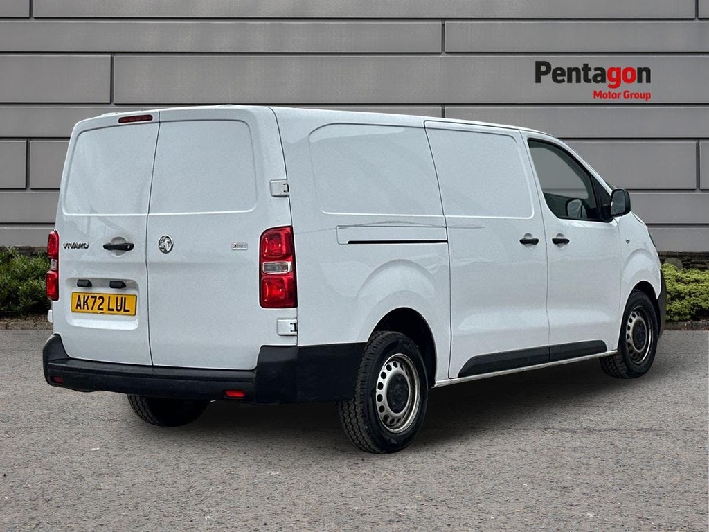 Vauxhall Vivaro 1.5 Turbo D 2900 Dynamic Panel Van 6Dr Manu AK72LUL White #4