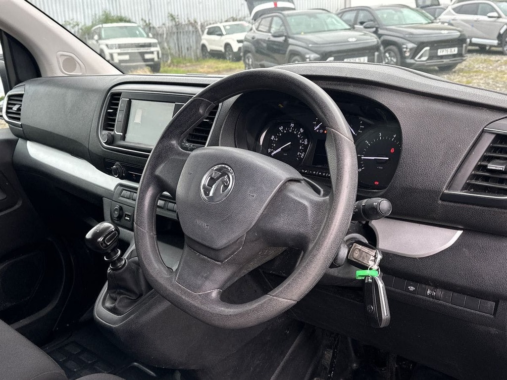 Vauxhall Vivaro 1.5 Turbo D 2900 Dynamic Panel Van 6Dr Manu AK72LUL White #5