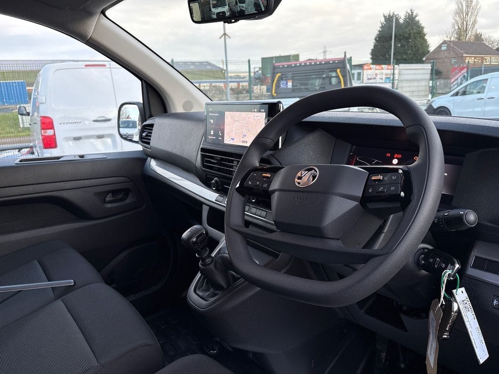 Vauxhall Vivaro 2.2 Turbo D 150 Pro H1 Van White #5