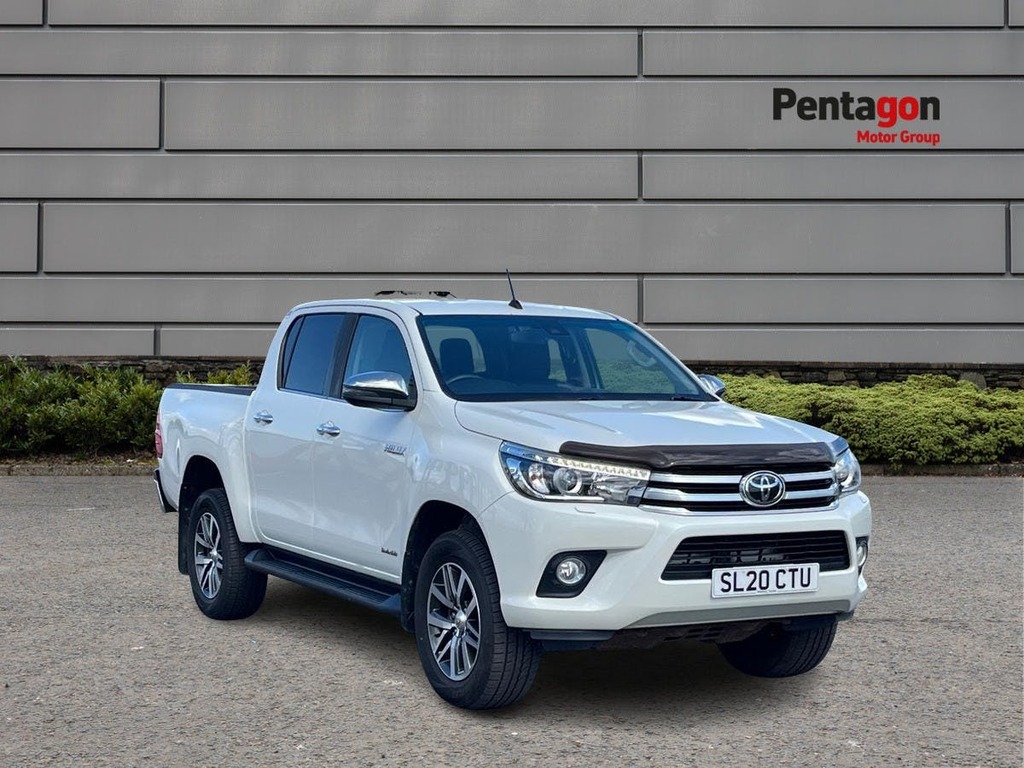 Toyota HILUX 2.4 D Invincible Pickup Double Cab M White