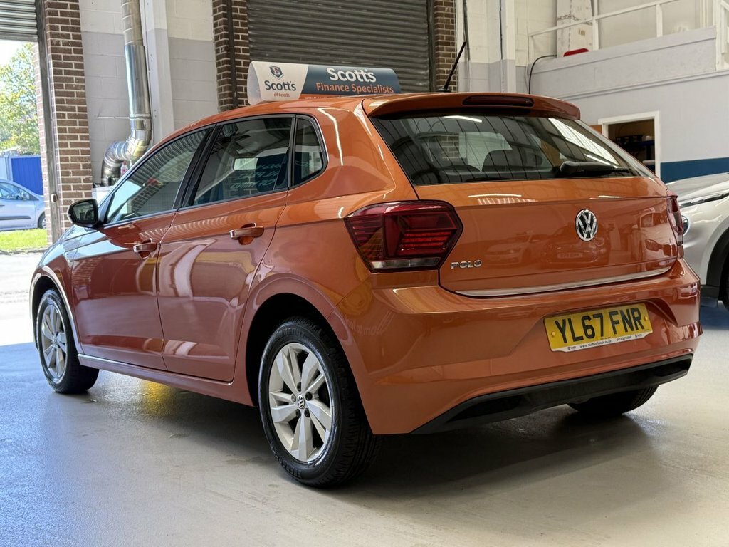 Volkswagen Polo 1L Se YL67FNR Orange #4