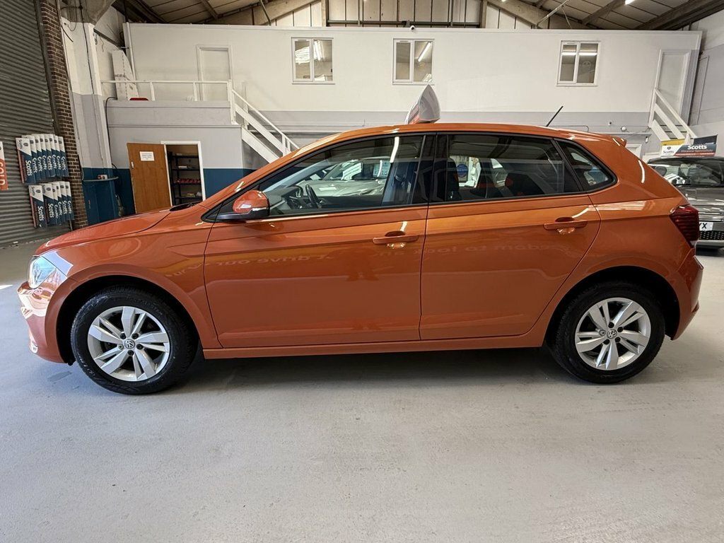 Volkswagen Polo 1L Se YL67FNR Orange #5