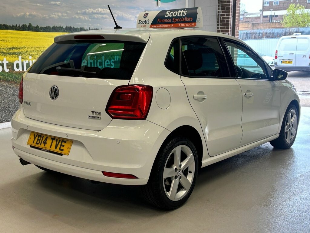 Volkswagen Polo 1L Sel White #5