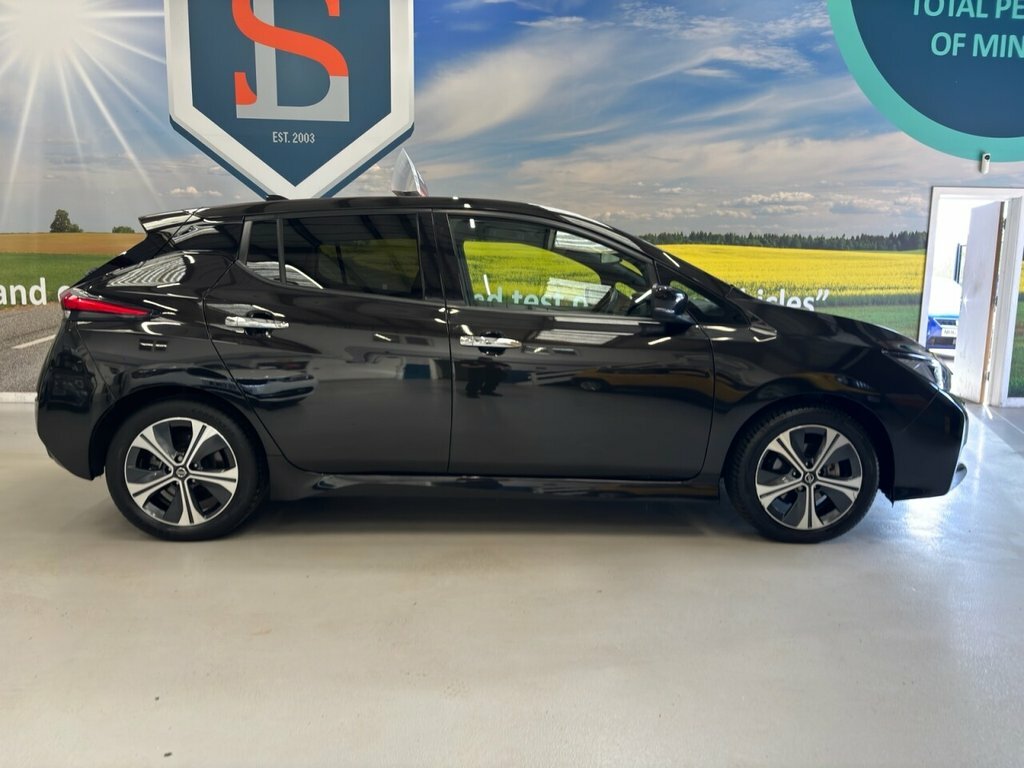 Nissan Leaf Hatchback DV21KGP Black #4