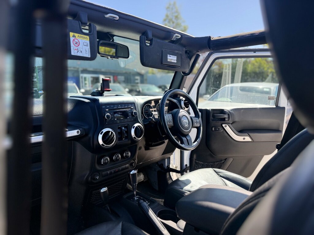 Jeep Wrangler 2.8 Crd Sahara Suv 4Wd Euro 5 197 White #4