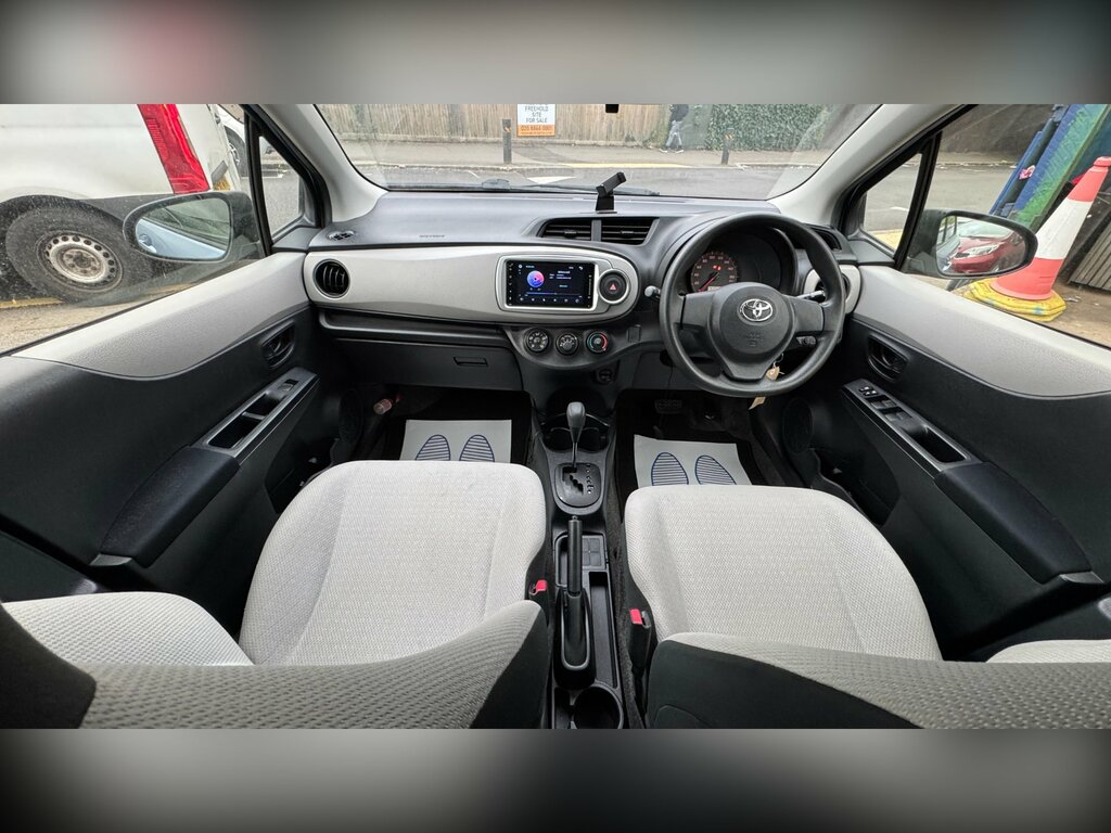 Toyota Vitz Hatchback 1.3 201362 Purple #9