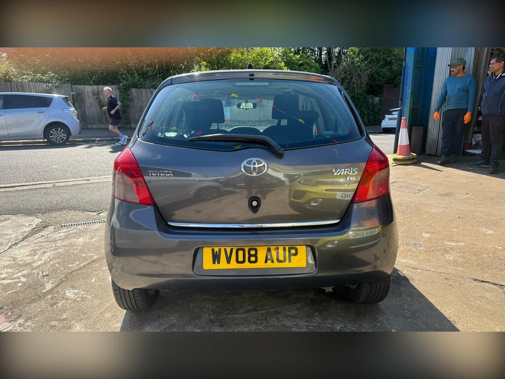 Toyota Yaris 1.3 Vvt-i Tr Hatchback 141 Gkm WV08AUP Grey #6
