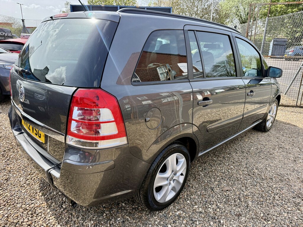 Vauxhall Zafira 1.8 16V Exclusiv 2012 Grey #3