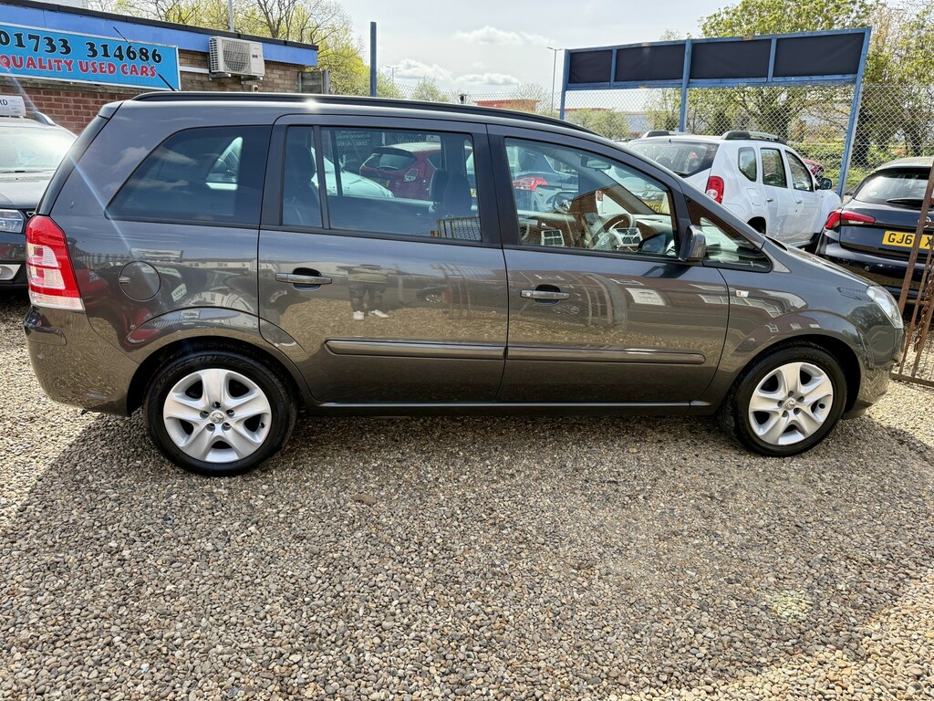 Vauxhall Zafira 1.8 16V Exclusiv 2012 Grey #2