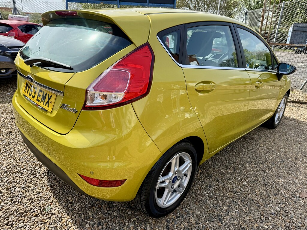 Ford Fiesta 1.5 Tdci Zetec 2013 MV63EMX Yellow #4