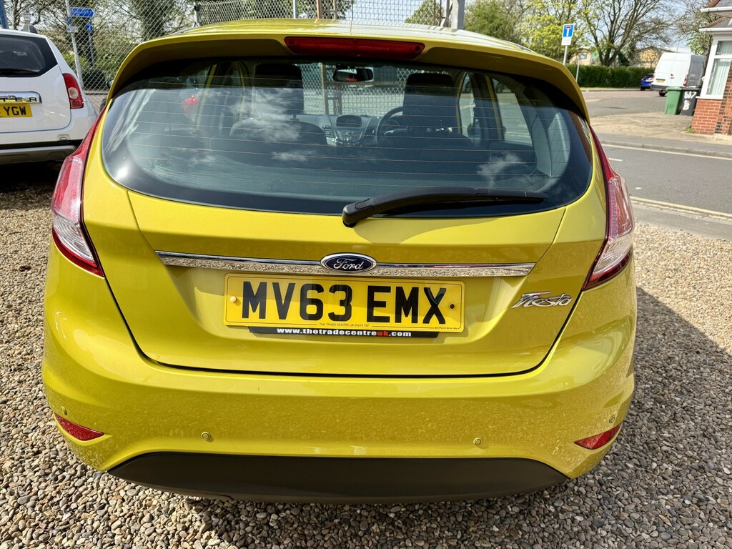 Ford Fiesta 1.5 Tdci Zetec 2013 MV63EMX Yellow #5