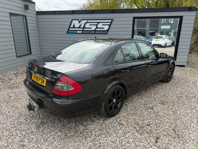 Mercedes-Benz E Class 2009 2.1 E220 Cdi Se Executive Saloon Black #5