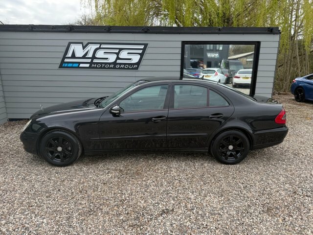 Mercedes-Benz E Class 2009 2.1 E220 Cdi Se Executive Saloon Black #2