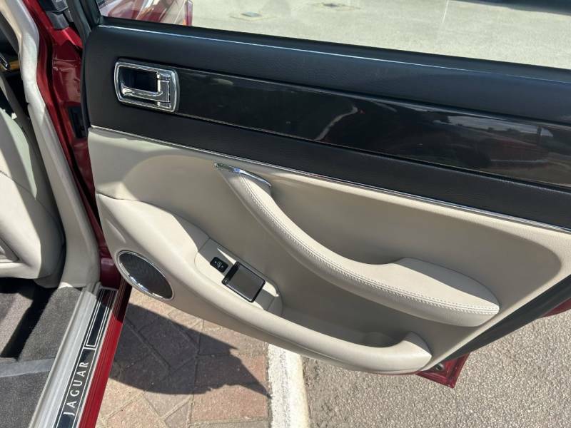 Jaguar XJ Xj Red #22