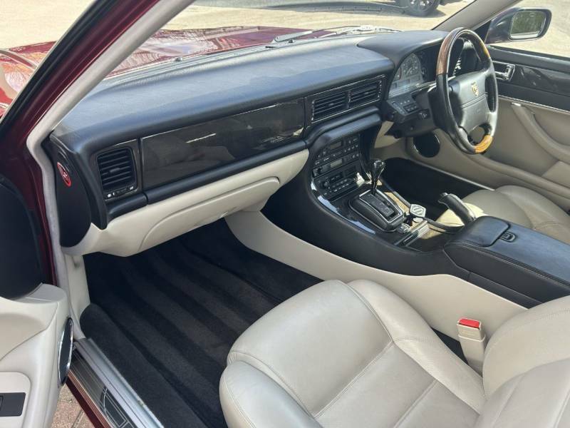 Jaguar XJ Xj Red #26