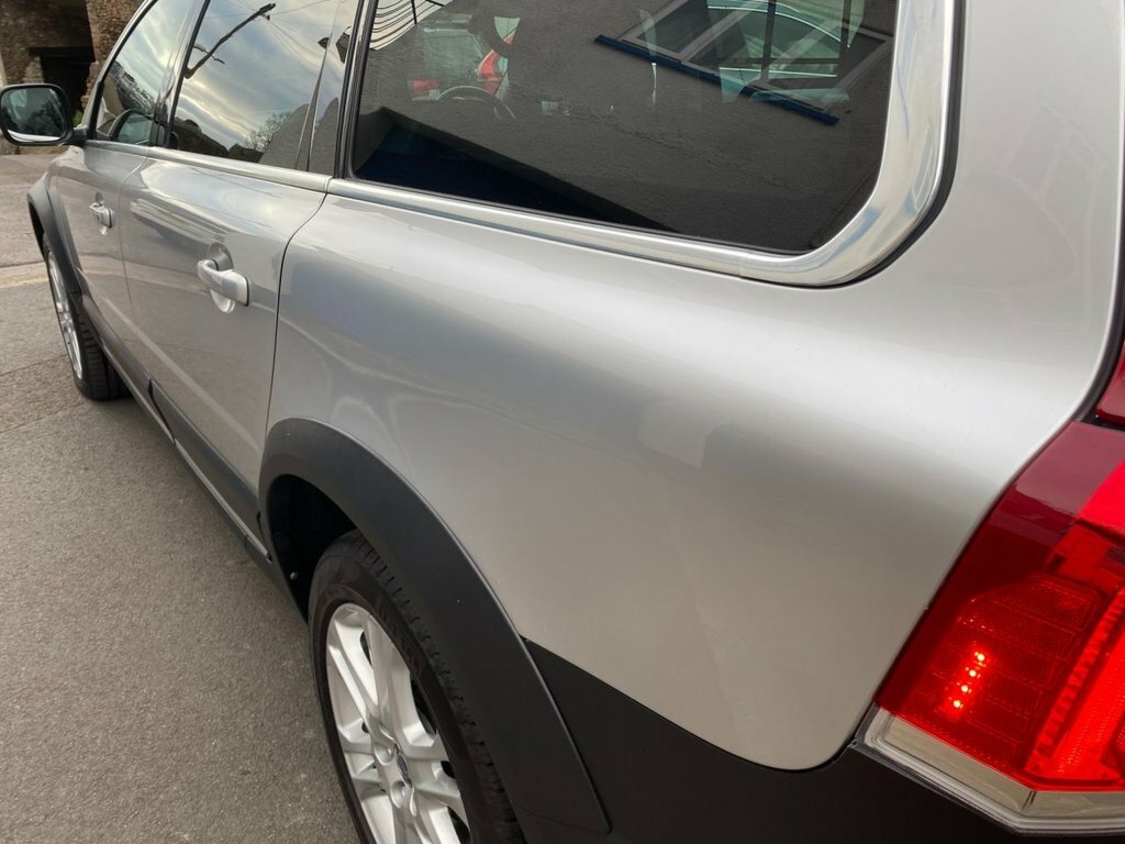 Volvo XC70 2014 2.4 D5 Se Lux Estate Geartronic Aw Silver #4