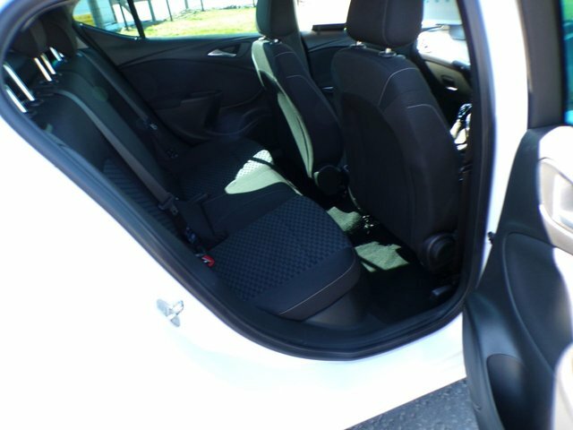Vauxhall Astra 2018 1.4I Design 2018,Bluetooth,dab,cruise Control DL18OUS White #5
